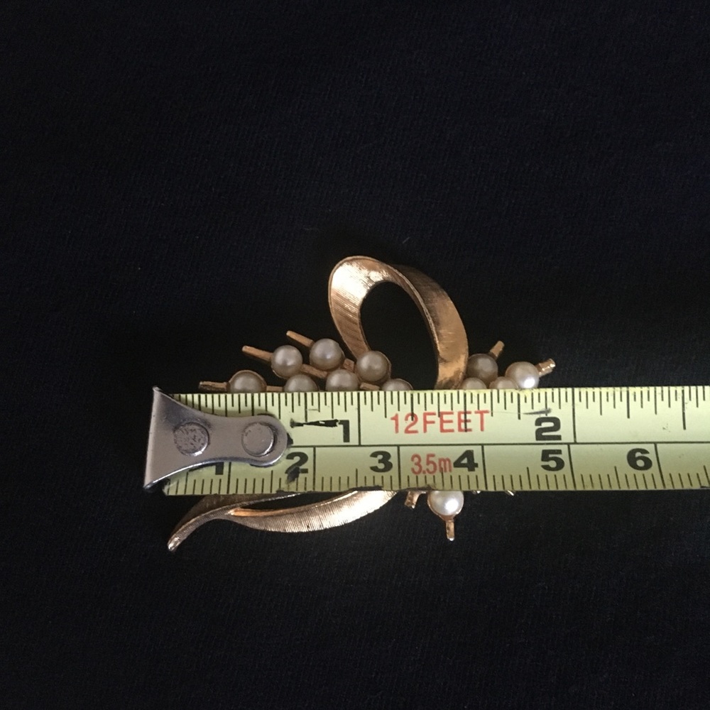 Vintage Gold Tone Faux Pearl Jewelry Brooch Pin - Picture 5 of 6